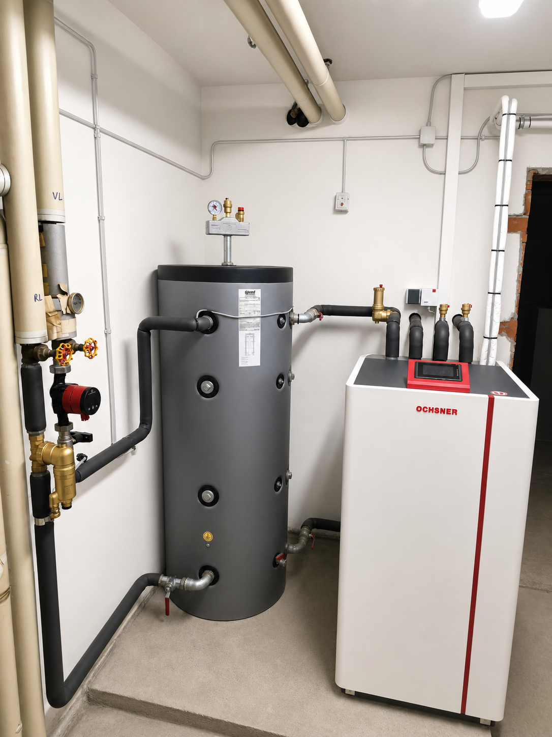 Wärmepumpen-Installation – Detailansicht aus einem Heger Haustechnik Projekt
